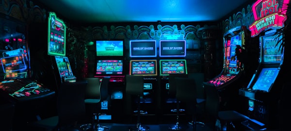 休闲益智游戏《方块消除大师》界面截图 - 色彩缤纷的方块正在被消除