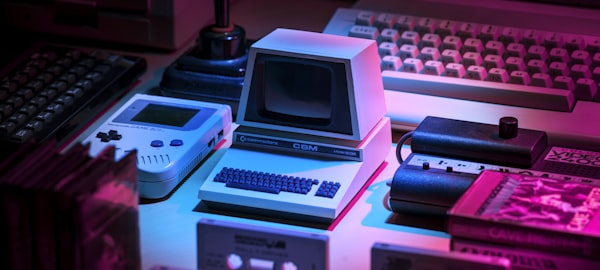 热门科幻竞技游戏《星际争锋》宣传图 - 未来战士在太空场景中激烈对战